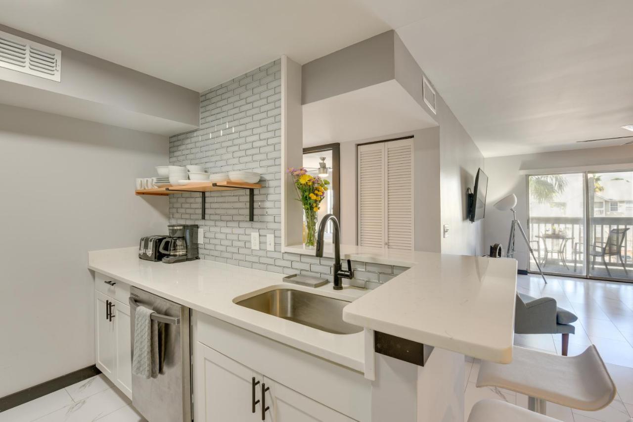 Apartment Modern Walk To Golf Course And Beach! *